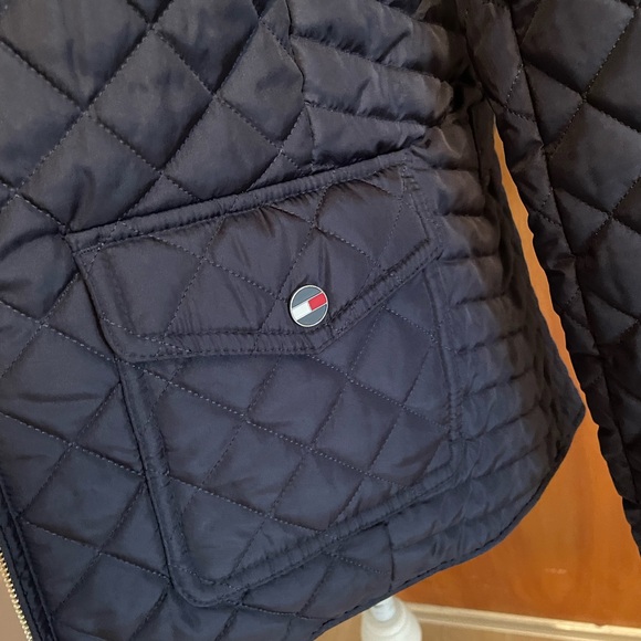 Woman’s Tommy Hilfiger quilted jacket Size Medium navy blue - Picture 6 of 12